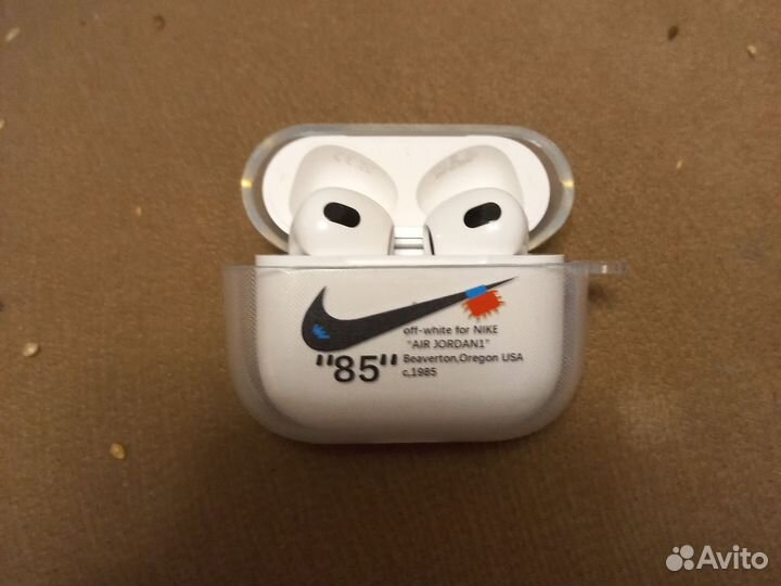 Чехол на airpods