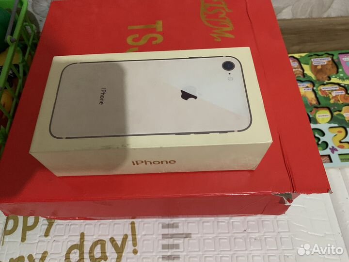 iPhone 8, 64 ГБ