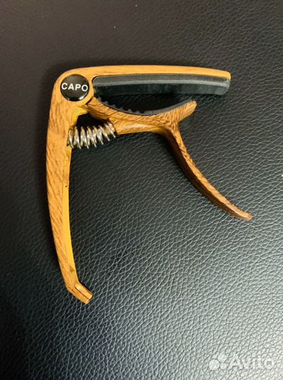 Каподастр для всех гитар