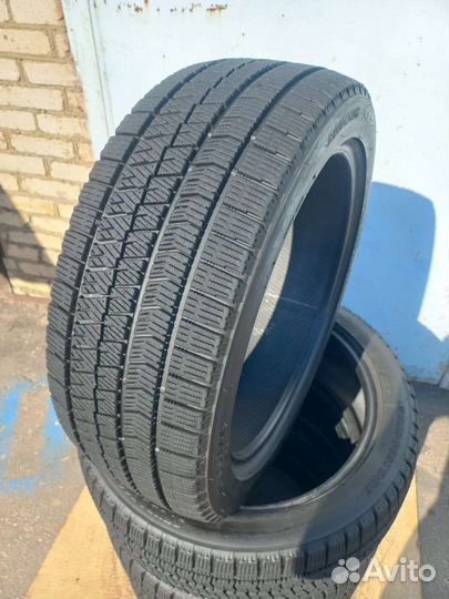 Bridgestone Blizzak Ice 225/45 R18 и 245/40 R18