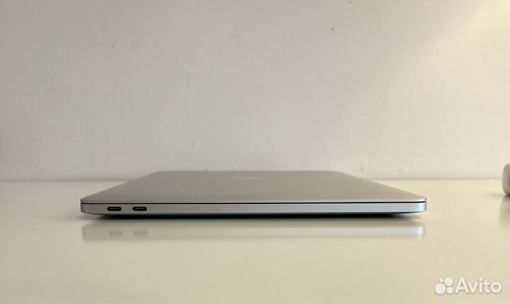 MacBook Pro 13 (2017 i5/8/512)