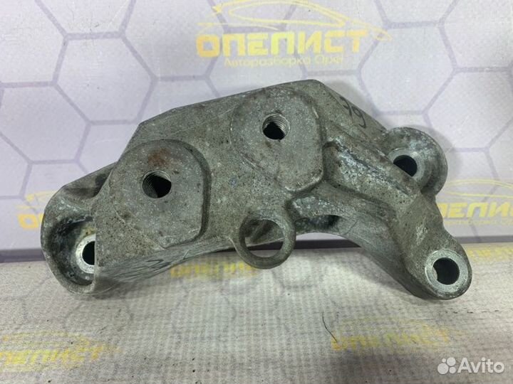 Кронштейн двигателя левый Opel Astra G Z18XE
