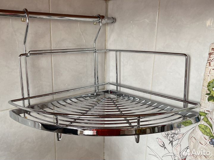 Подвесная угловая полка с креплением на релинг