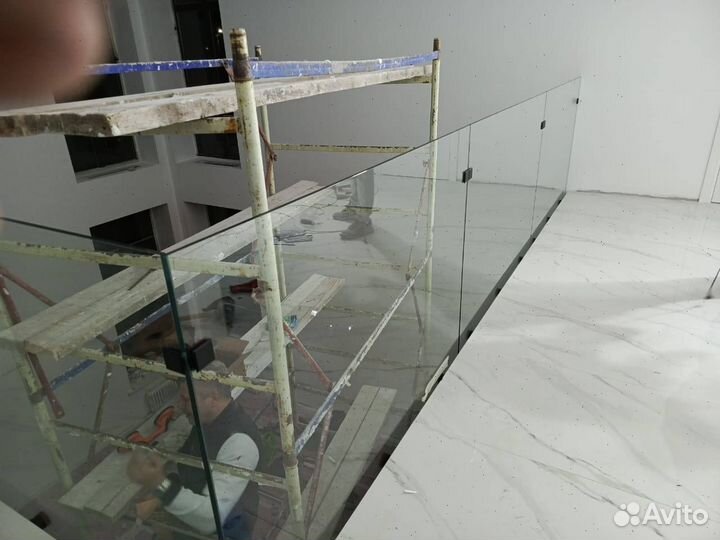 Лестничные ограждения из стекла Перила