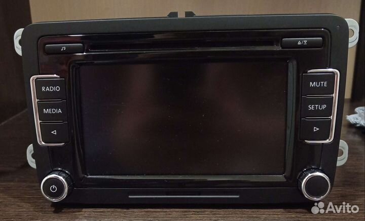 Штатная магнитола на volkswagen golf 6