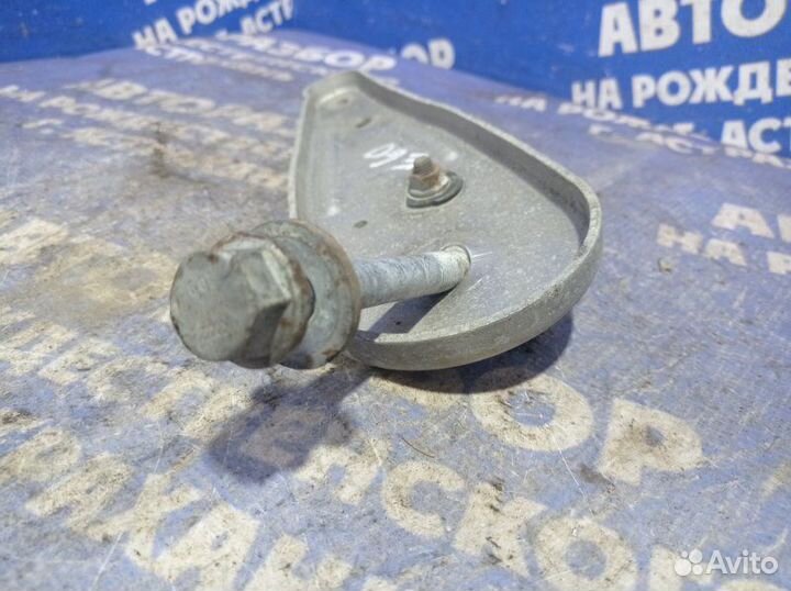 Крепление балки подвески Bmw E60 седан M52B25 2005