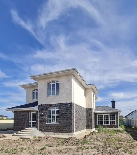 Коттедж 235 м² на участке 10 сот.