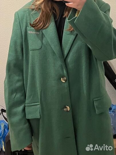 Monochrome пальто зеленое