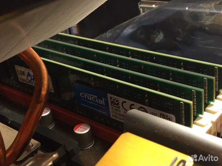 Материнская плата с процессором и памятью