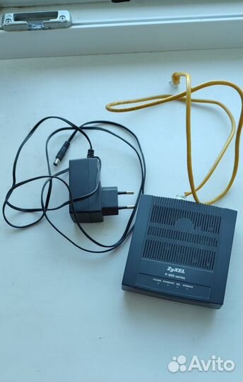 Модем Zyxel P600