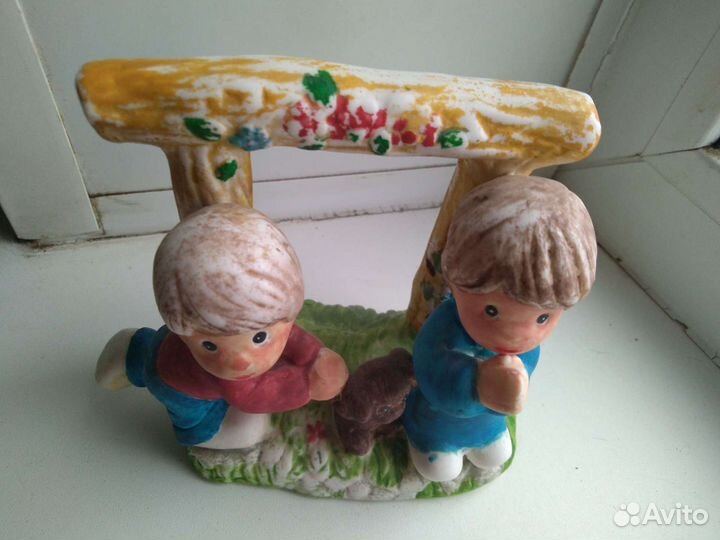 Фарфоровая статуэтка 