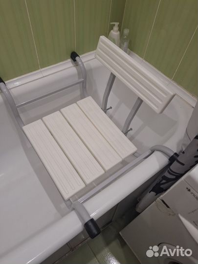 Сиденье для ванной инвалидам