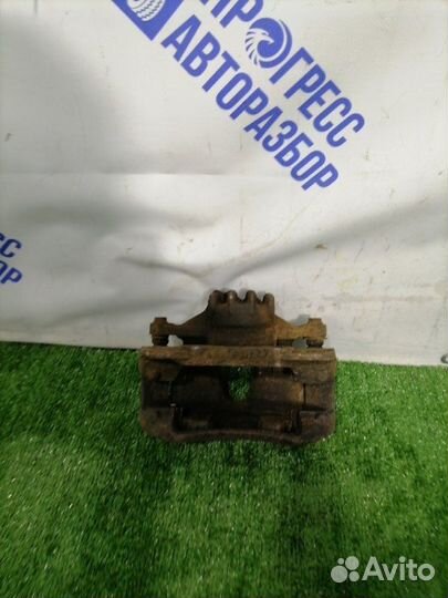 Суппорт передний левый Peugeot 308 универсал 1.6