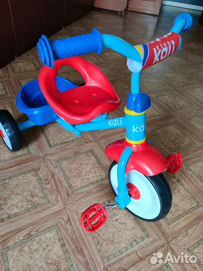 Трехколесный велосипед новый