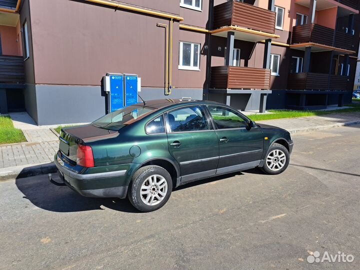 Volkswagen Passat 1.6 МТ, 1997, 243 200 км