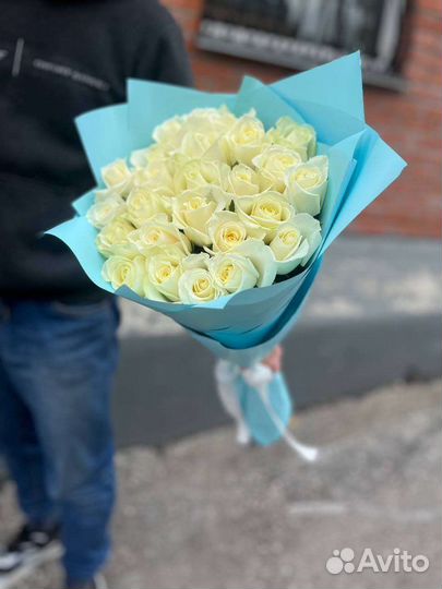 Букет роз для неё и для него. 25 роз