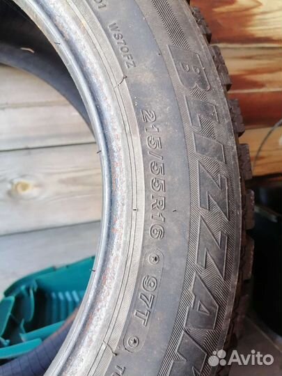 Bridgestone Blizzak WS-70 215/55 R16 97T