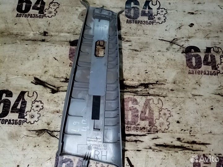 Обшивка стойки центральная правая верхняя Mitsubis