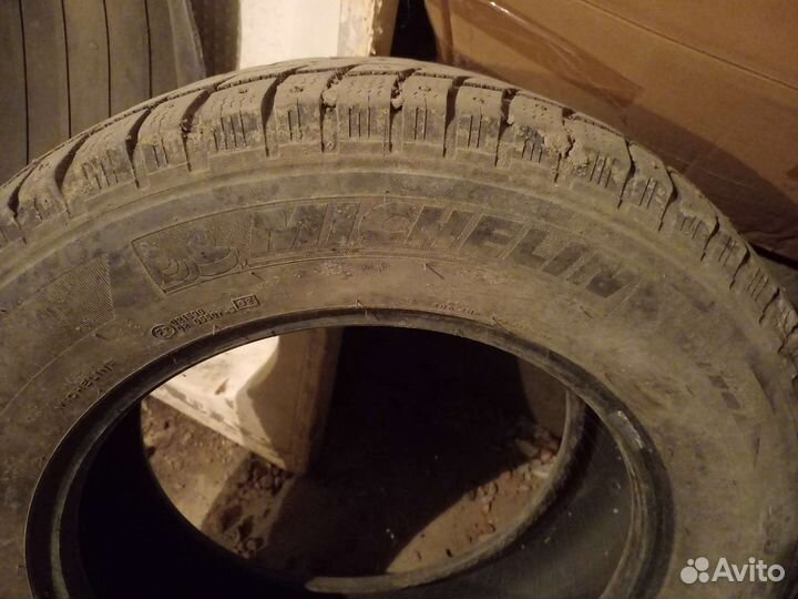 Michelin Agilis 235/65 R17