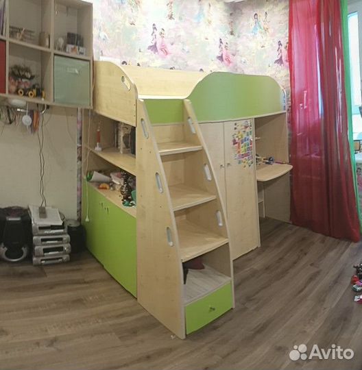 Детская двухярусная кровать