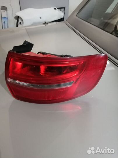 Задний правый фонарь