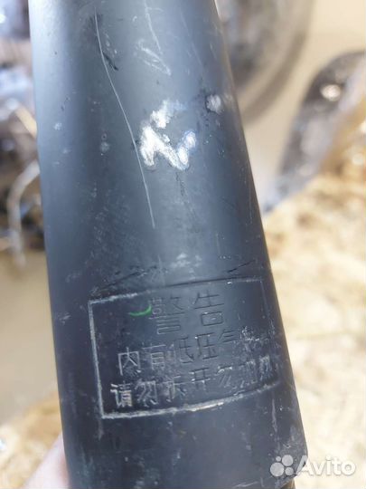 Задние амортизаторы Lexus RX 450H 2022 г