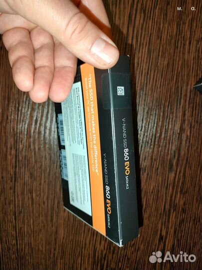 SSD-накопитель Samsung в заводской упаковке