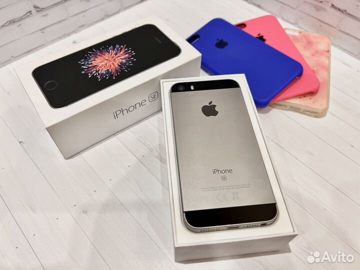 iPhone SE, 32 ГБ