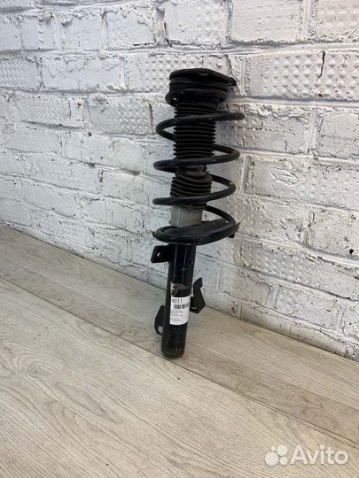 Стойка передняя правая Mazda 3 BK 2.0 2008