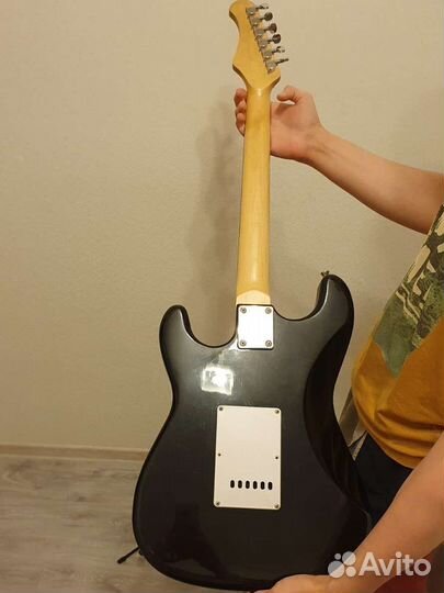 Электрогитара Thunder Stratocaster + подарки