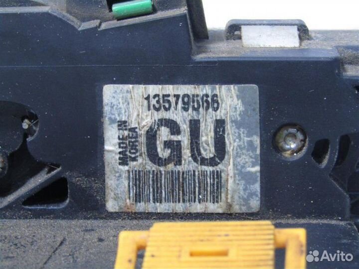 Замок двери задний правый Chevrolet Cruze седан