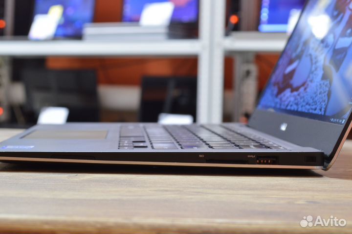 Ноутбук Dell XPS 13 9360: i5-7200/4Gb/SSD240
