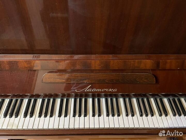 Пианино Ласточка