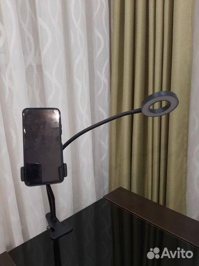 Кольцевая лампа с прищепкой