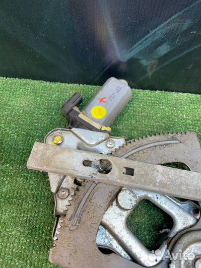 Электростеклоподъемник передний правый Chrysler