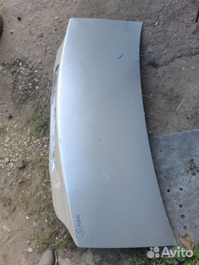 Крышка багажника на mitsubishi lancer 9