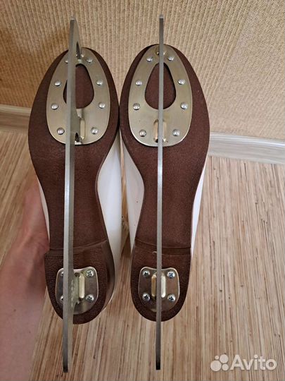 Коньки женские