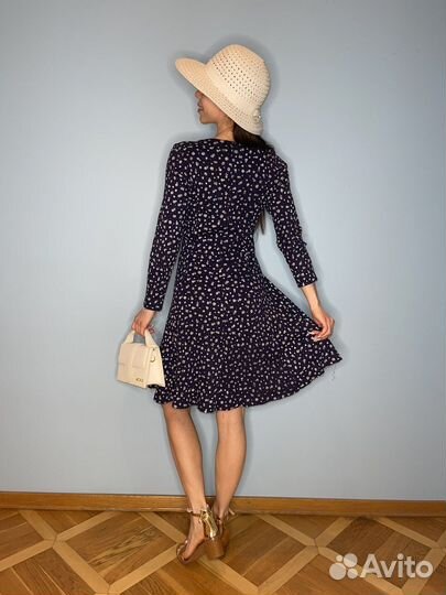 Платье лапша А-силуэт с белый цветочек