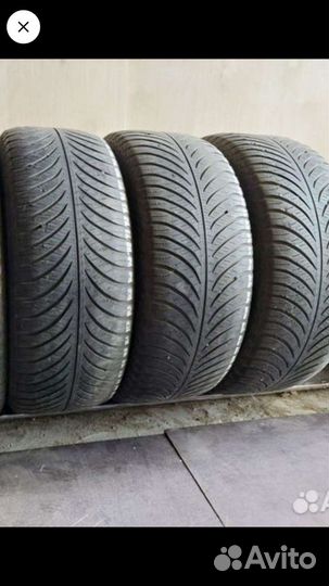Goodyear Vector 4Seasons Gen-2 235/55 R17 103V