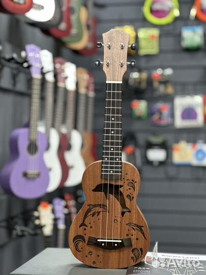 Укулеле с дельфином сопрано