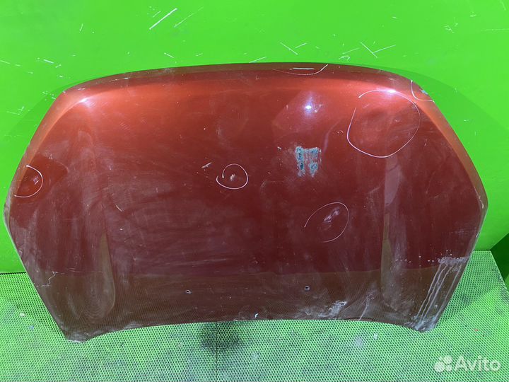 Капот Lаda Vesta