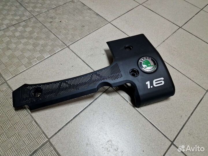 Декоративный кожух двигателя Skoda Octavia 1.6 AEE