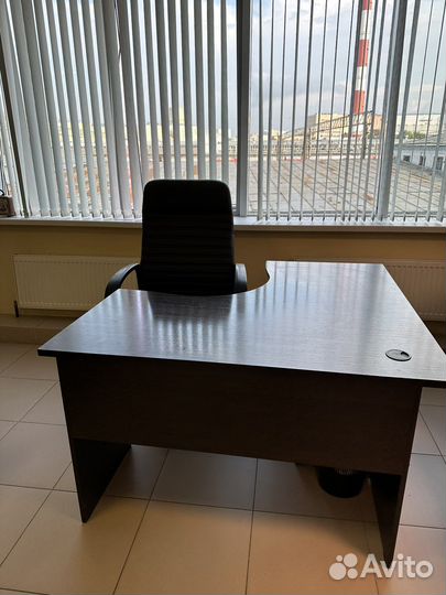 Офисная мебель, столы, кресла, тумбочки, шкафы