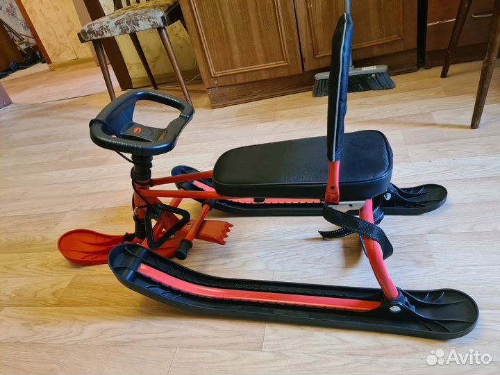 Детский снегокат со спинкой