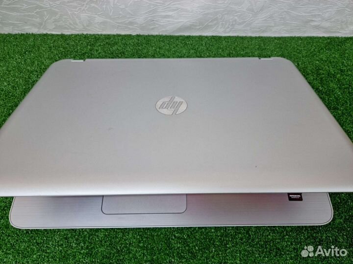 HP 17.3 Core i3 6100u/8gb/radeon 2gb/1tb