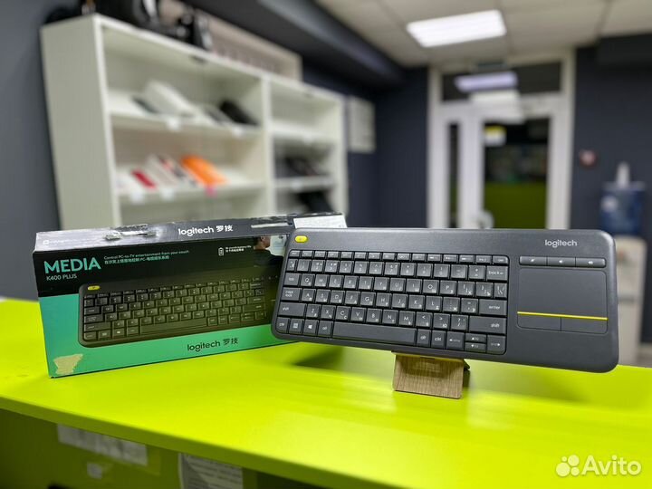 Клавиатура с тачпадом Logitech K400 Plus