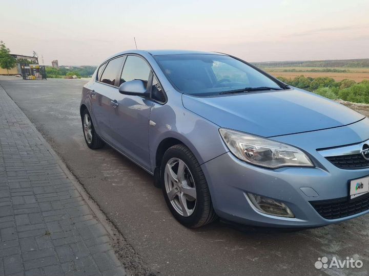 Opel Astra 1.6 МТ, 2010, 203 000 км