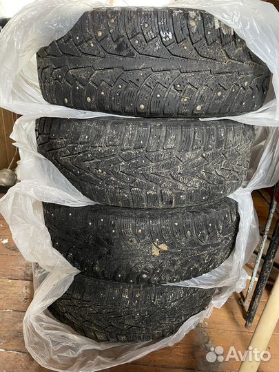 Nokian Tyres Hakkapeliitta 5 215/65 R16