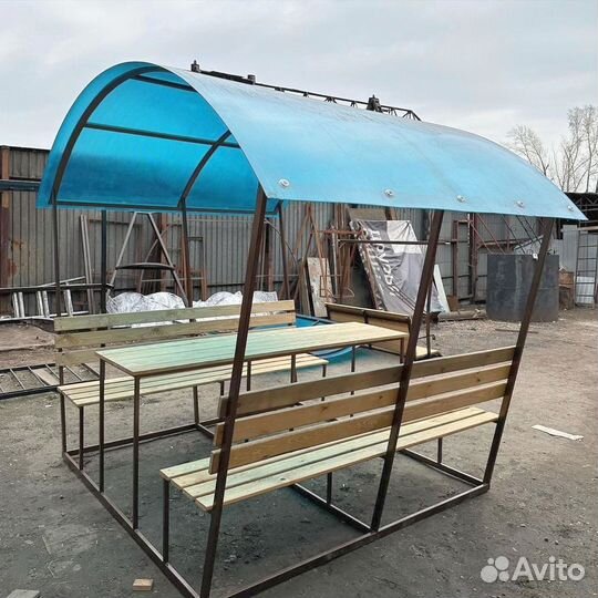 Беседка из поликарбоната для дачи
