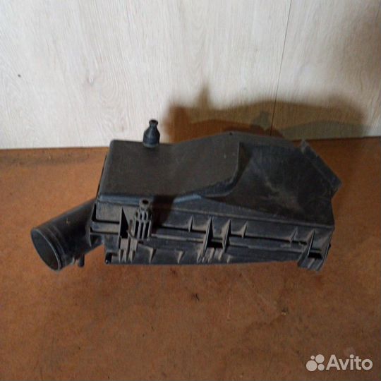 Корпус воздушного фильтра Ford Mondeo mk3